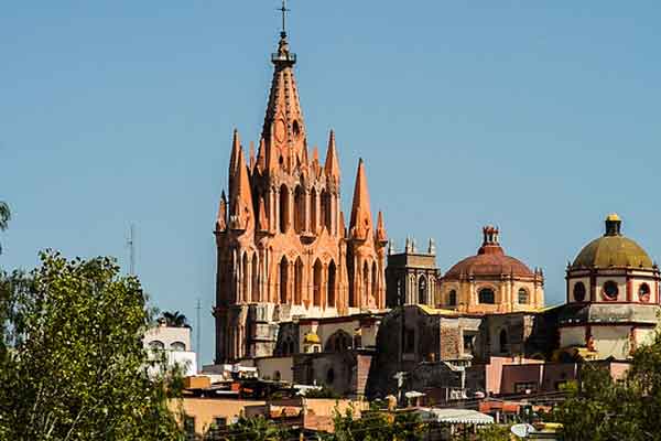 2-San-Miguel-de-Allende-church