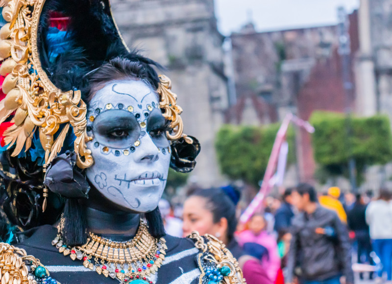 woman-with-face-paint